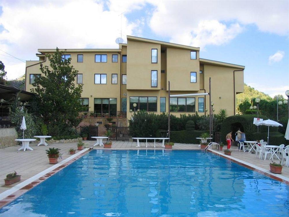 Riviera Hotel 3*
